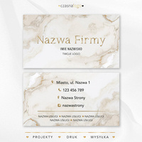Elegancki projekt złoconej wizytówki na jasnym, marmurowym tle