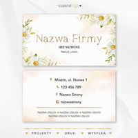 Kwiecisty projekt złoconej wizytówki na beżowym tle