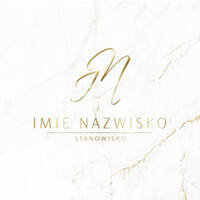 Złote logo z eleganckimi pisanymi inicjałami, projekt na białym marmurowym tle