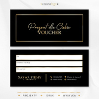 Projekt złoconego vouchera podarunkowego na czarnym gładkim tle