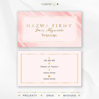 Elegancki projekt złoconej wizytówki na różowym satynowym tle