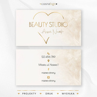 Boho projekt wizytówki z klasyczną czcionką i złotymi dodatkami na beżowym tle