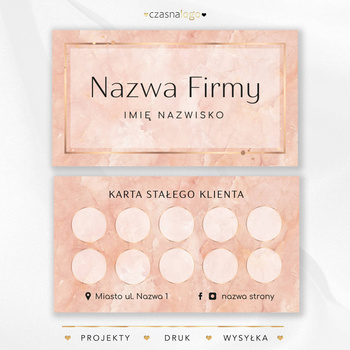 Elegancki projekt karty stałego klienta na marmurowym różowym tle