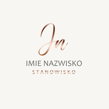 Logo na białym tle litery z żółtego złota czcionka klasyczna